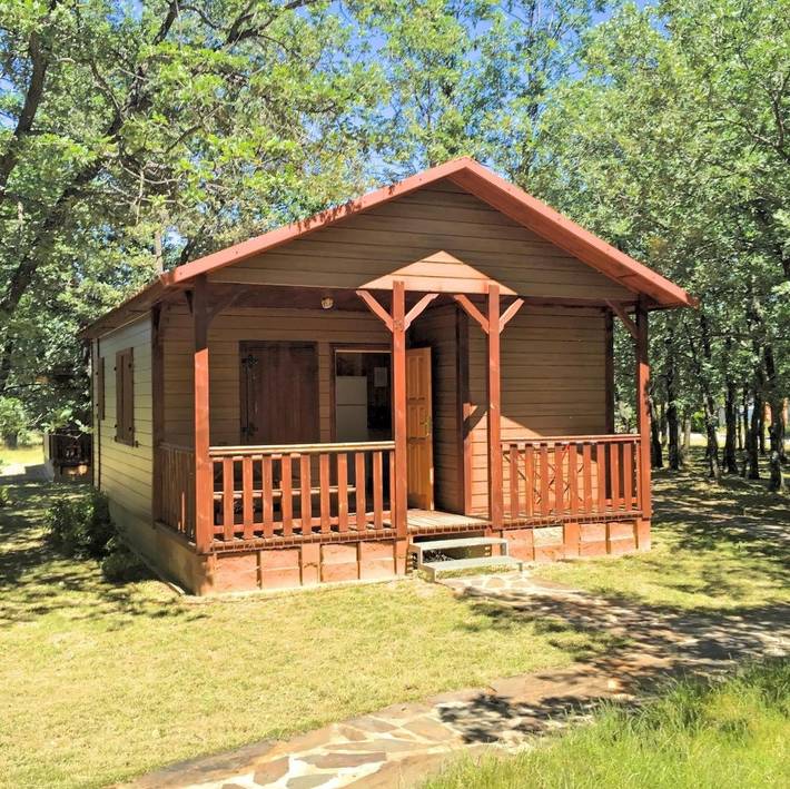 Camping para 2 personas, con Terraza además de Jardín y Piscina en Castilla y León