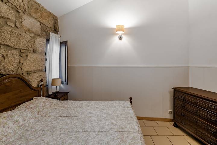 Room 'Casa Do Caldas - Room 5' with Shared Pool, Shared Terrace and Wi-Fi in Retorta e Tougues, Porto District