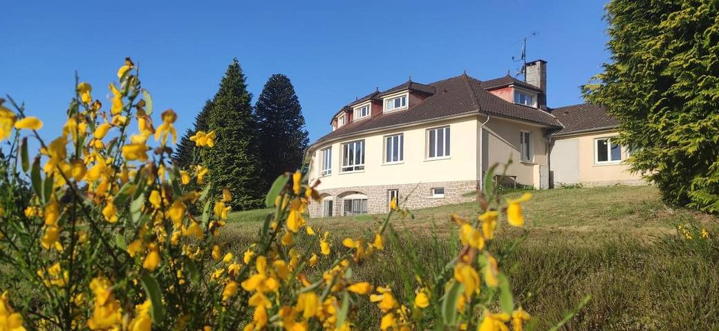 Location de vacances pour 8 personnes, avec jardin et vue, animaux acceptés à Compreignac - 2