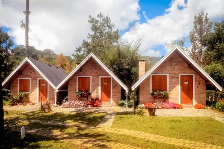 Maison d’hôte pour 2 personnes, avec jardin ainsi que jacuzzi et terrasse