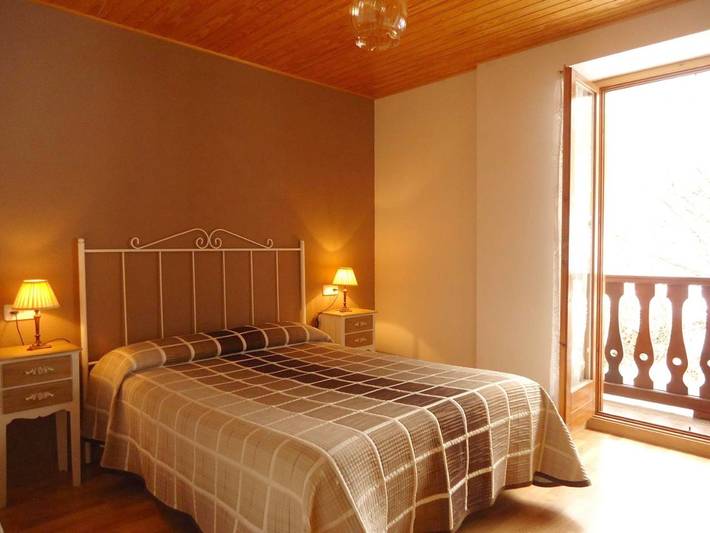 Apartamento para 4 personas, con Balcón y Terraza además de Jardín y Vistas en Barruera