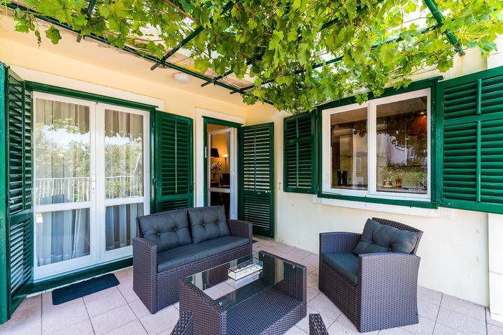 Last minute apartment for 6 people in Dubrovnik