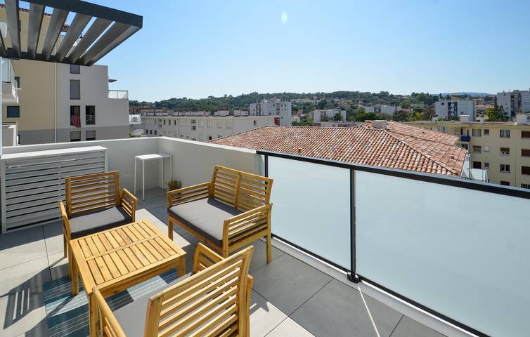Ganze Ferienwohnung, Gemütliches Strandapartment mit Gartenterrasse & WiFi in Cannes, Mittelmeerküste (Frankreich)