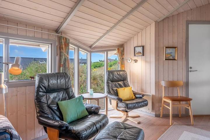 Ferienhaus mit Kamin und großer Terrasse in Henne Strand – Erholung inmitten der Natur in Henne, Varde