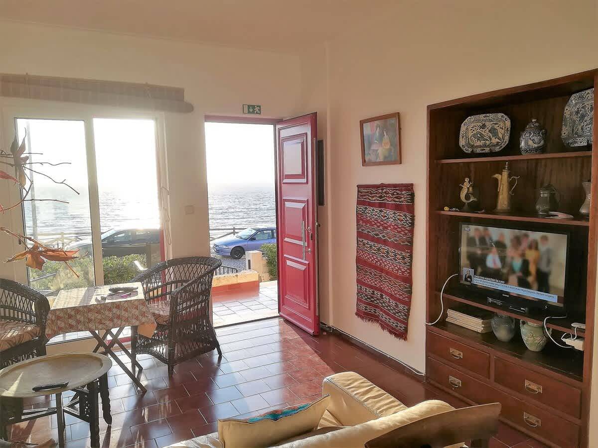 Apartamento inteiro, Apartamento de férias para 4 pessoas com varanda/terraço in Praia da Areia Branca, Lourinhã