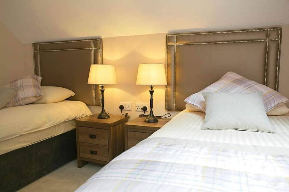 Entire apartment, Lochiel Apartment Self Catering in Fort William, Loch Linnhe