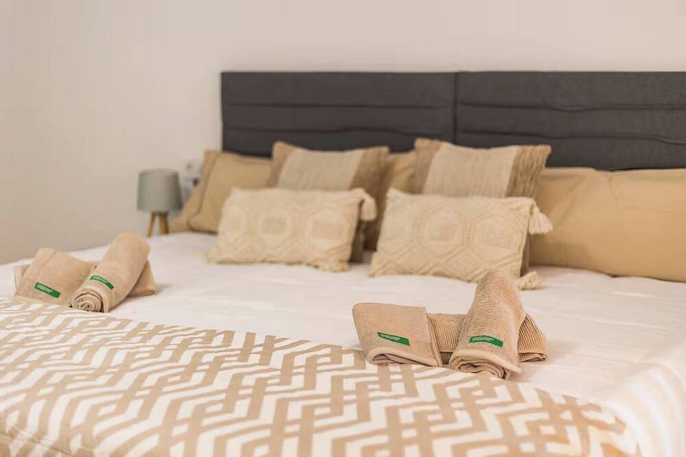 Apartamento entero, 3. Loft Sayulita: Escapada moderna en Agave Azul in Torrent, Costa de Valencia