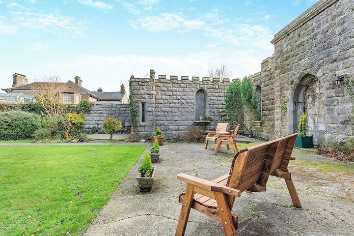 Log cabin for 3 people, with garden in Ulverston