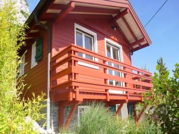 Gîte pour 4 personnes, avec balcon, adapté aux familles à Veyrier-du-Lac
