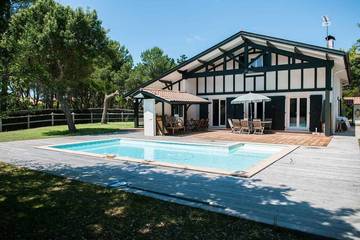 Location de vacances pour 12 personnes dans Plage Naturistes