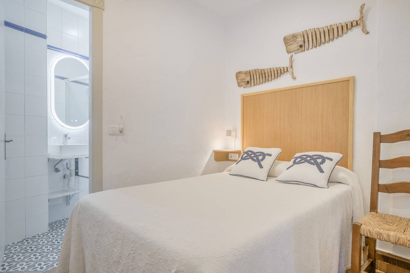 Habitación 'Hostal Santa Catalina 6' con terraza compartida, Wi-Fi y aire acondicionado in Conil de la Frontera, Costa de la Luz