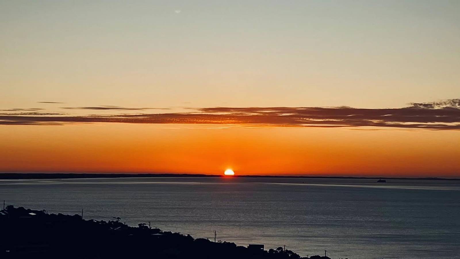 Cliffside Castle With Bay And City Views in Melbourne, Mornington Peninsula