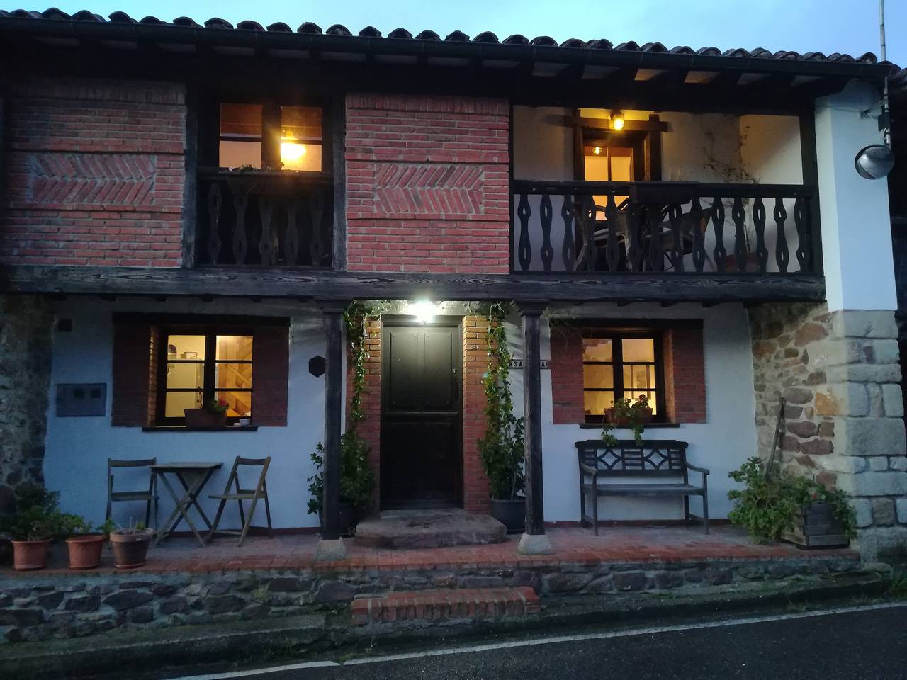 Ferienhaus 'Sira' mit Bergblick, privater Terrasse und Wi-Fi in Villaviciosa, Costa Verde (Spanien)