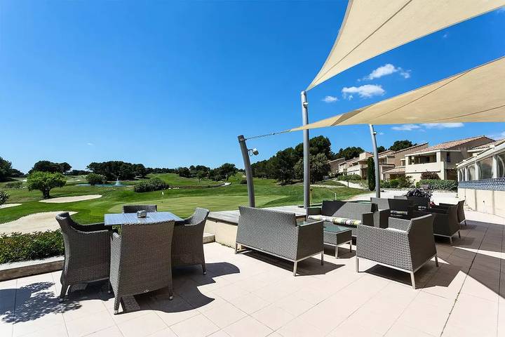 Gîte pour 4 personnes, avec piscine à Saumane-de-Vaucluse - 2