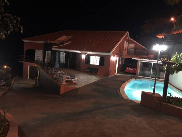 Gîte pour 4 personnes, avec terrasse et piscine à Calheta - 2