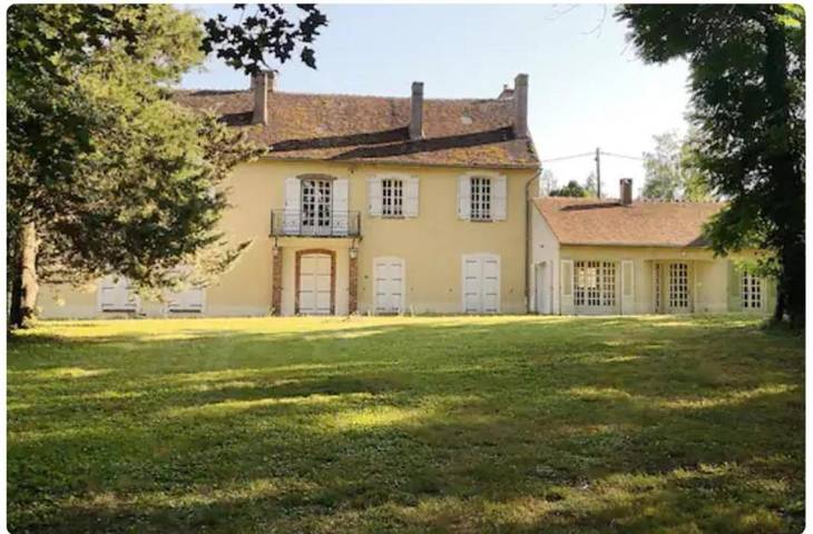 Location de vacances pour 16 personnes, avec Jardin dans Champlay