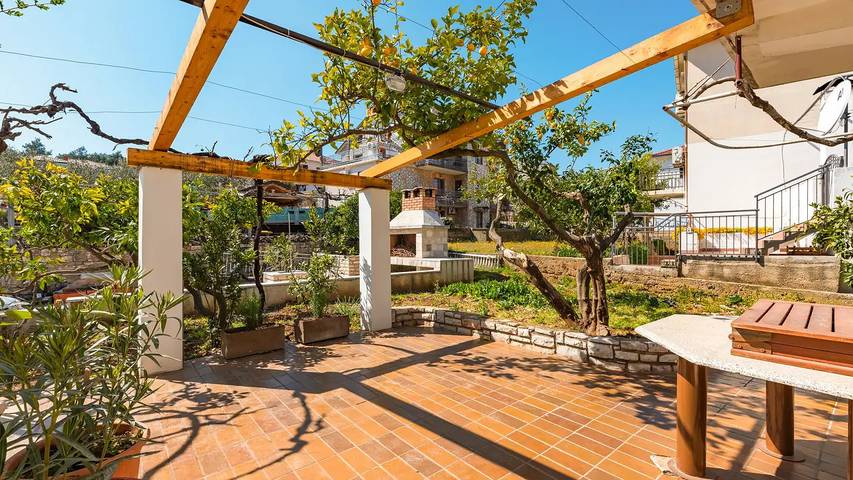 Gîte pour 4 personnes, avec terrasse à Jelsa
