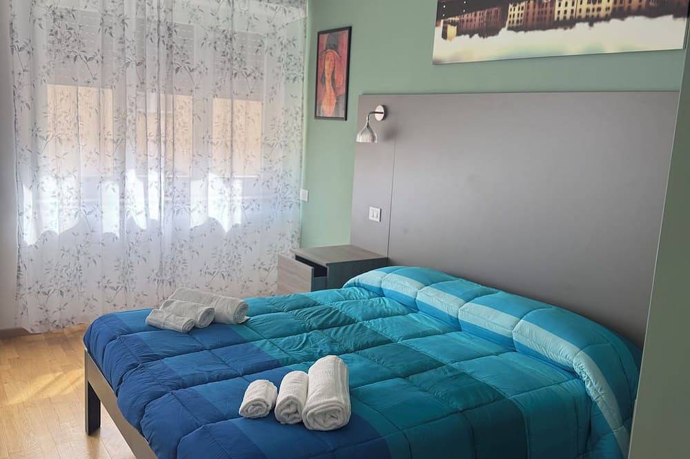 Residenceviagrande110 Rents Double Room With Balcony And Private Bathroom in Livorno, Etruskische Küste