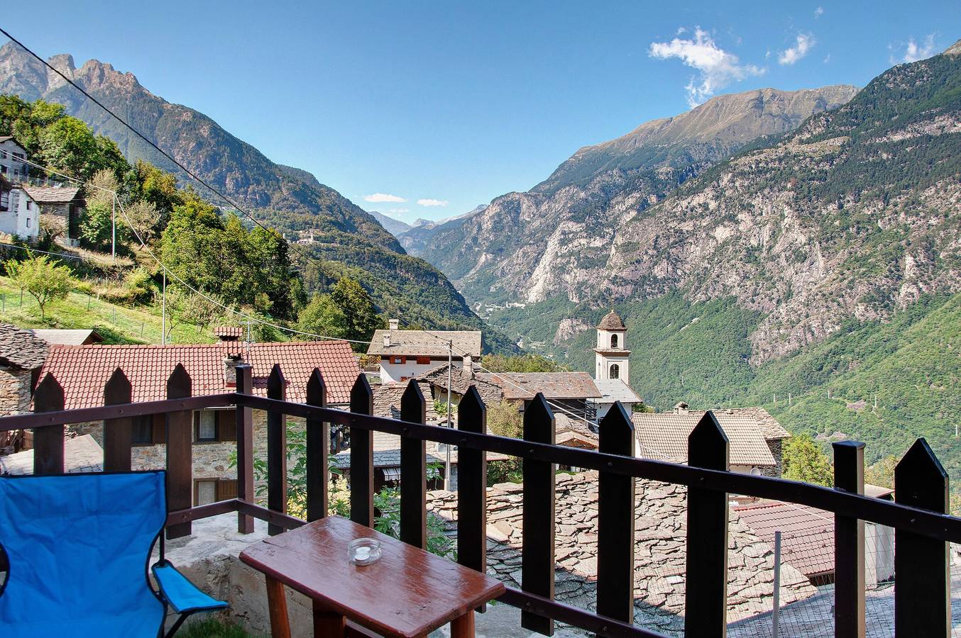 Casa vacanze "Sweet Somma Mountain Lodge" con vista sulle montagne, giardino privato e Wi-Fi in San Giacomo Filippo, Valtellina