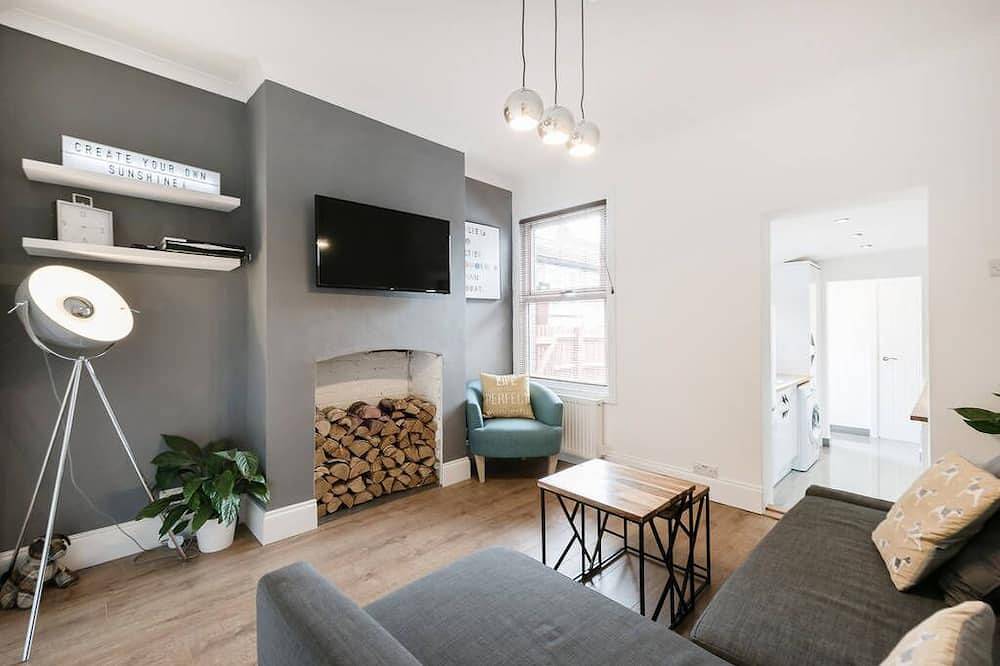 Cambridge House - Luton in Luton, Chiltern Hills