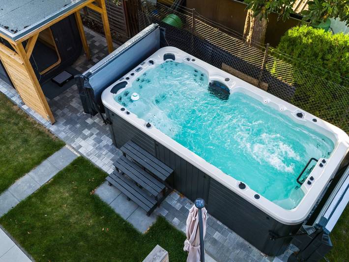 Ferienwohnung für 5 Personen, mit Balkon und Terrasse sowie Whirlpool und Garten in Göhren-Lebbin