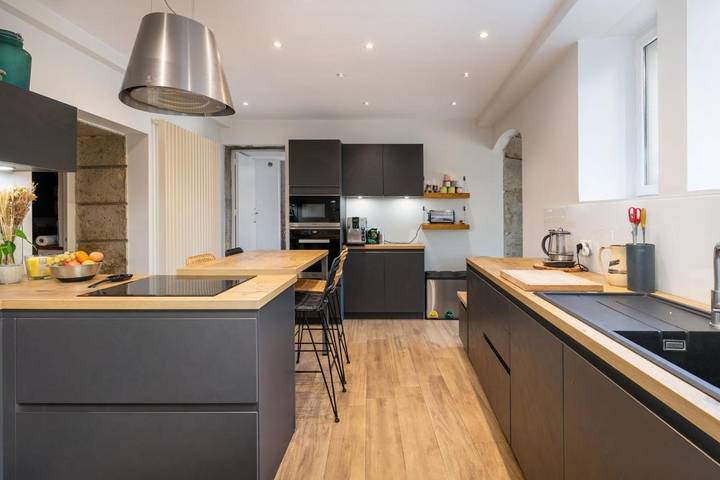 Location de vacances pour 9 personnes, avec piscine et jardin à Saint-Didier-au-Mont-d'Or - 3