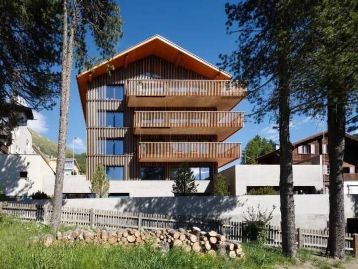 Ferienwohnung für 2 Personen, mit Terrasse und Garten sowie Sauna in Pontresina