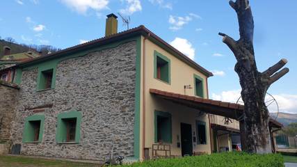 Casa rural para 8 personas, con vistas y jardín en Limés
