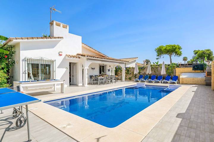 Chalet para 8 personas, con Terraza y Jardín en Estepona