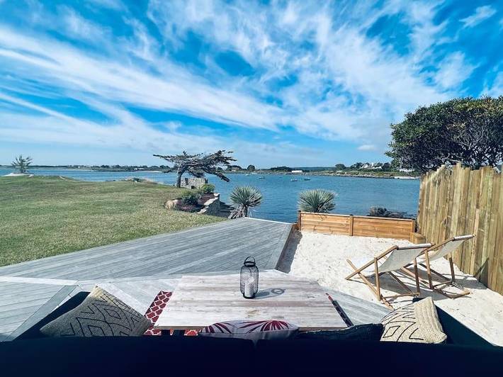 Location de vacances pour 7 personnes, avec Terrasse ainsi que Jardin et Vue dans Plage Le Cap