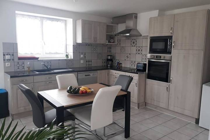 Location de vacances pour 4 personnes, avec jardin ainsi que vue et terrasse à Monceaux-en-Bessin - 4