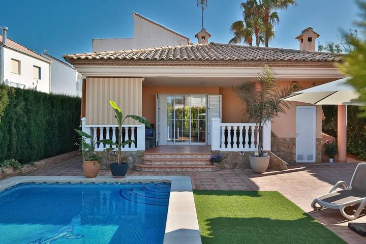 Casa rural para 6 personas, con piscina y terraza en Plana Baixa - 2