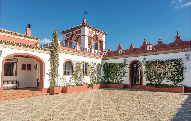 Terrassenwohnung mit Pool in der Nähe von El Garrobo in El Garrobo, Sevilla Provinz
