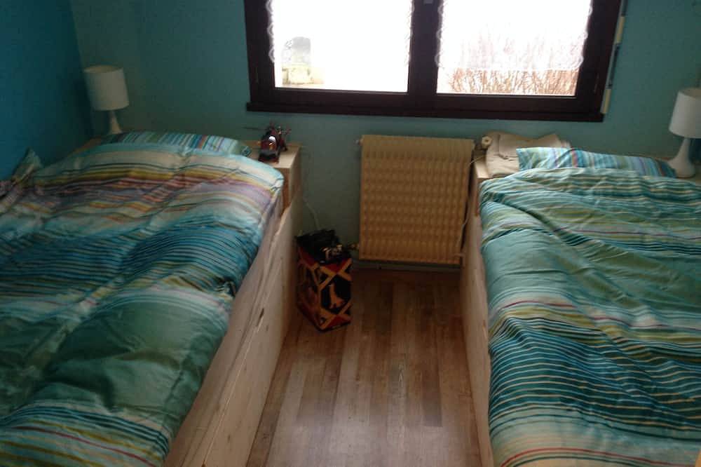 40 meters from the beach, windows on the Arcachon \"basin\" in Arès, Arcachon region