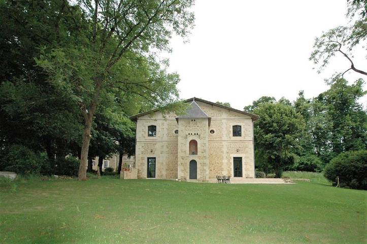 Location de vacances pour 6 personnes, avec Terrasse ainsi que Jardin et Vue à Camblanes-et-Meynac