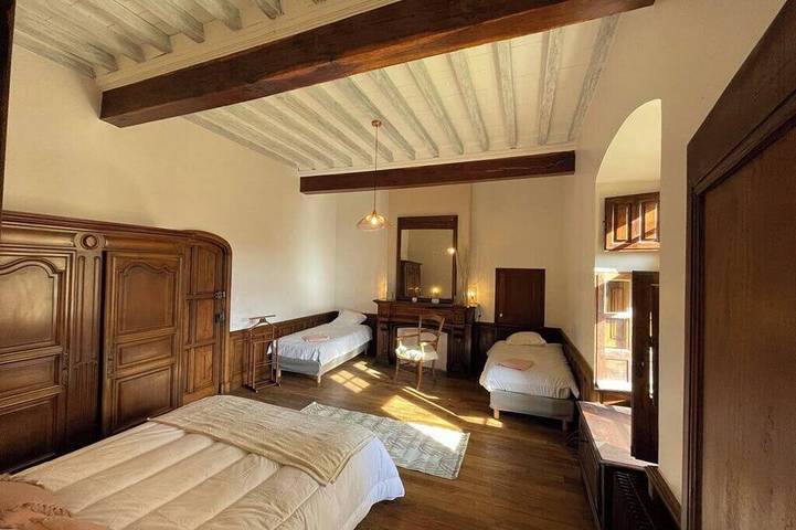 Gite de Charme 4* Château de la Hille avec piscine in Montégut-Plantaurel, Parc naturel régional des Pyrénées ariégeoises