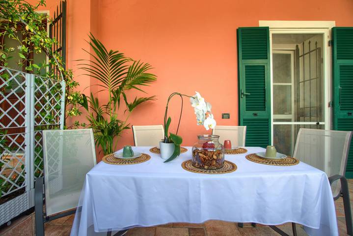 Apartamento entero, Apartamento de vacaciones para 4 personas con balcón/terraza in San Remo, Sanremo Municipio