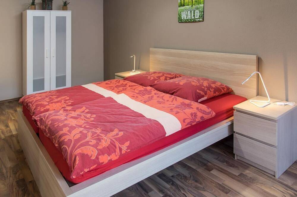 Ganze Wohnung, Ferienwohnung Mira - 2-Bett-Ferienwohnung Dusche/Wc, Balkon in Hillesheim, Vulkaneifel