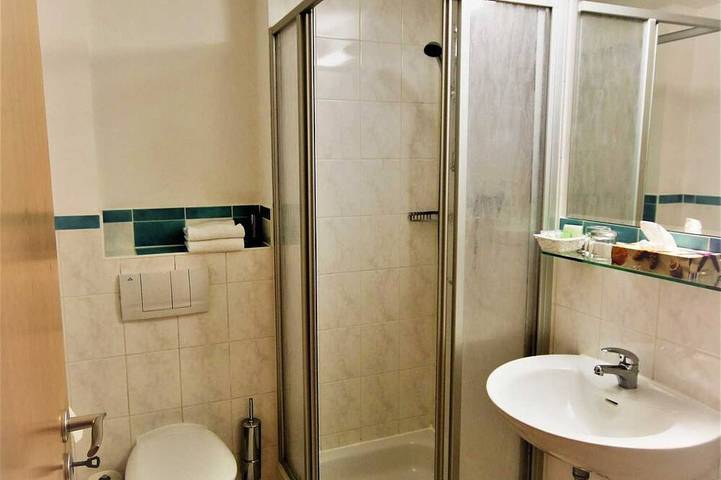 Ferienwohnung für 3 Personen, mit Sauna und Garten sowie Balkon in Alt Schwerin - 4