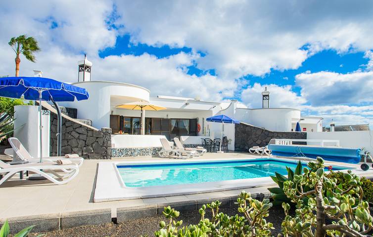 Casa de vacaciones para 6 personas, con terraza además de jacuzzi y piscina - 1