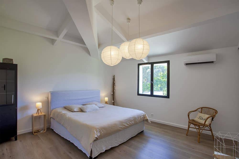 Villa Avec Piscine Privee A 200m De La Plage in Sisco, Cap Corse