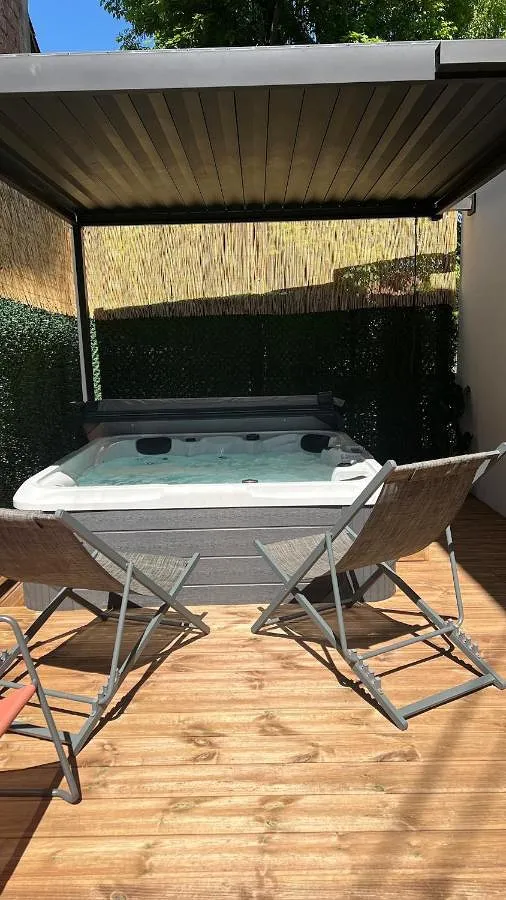 Casa de vacaciones para 2 personas, con jacuzzi además de jardín y piscina - 1