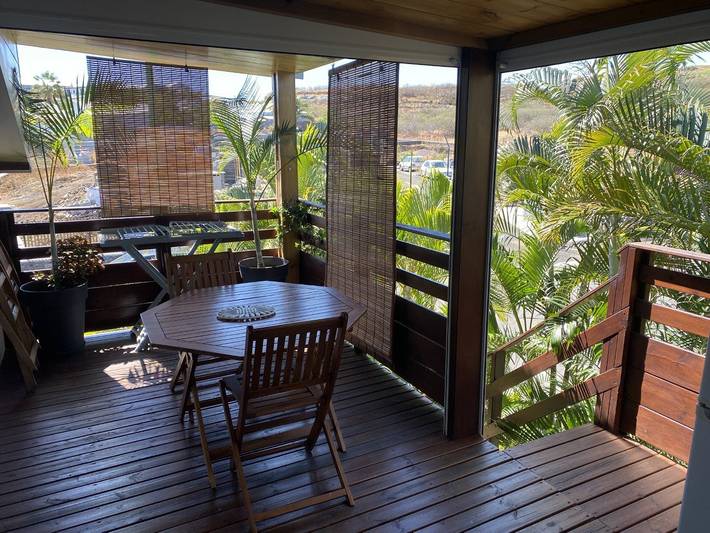 Location de vacances pour 2 personnes, avec terrasse ainsi que piscine et jardin sur l' Île de la Réunion - 2