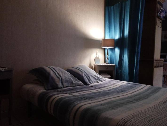 Gîte pour 3 personnes, avec jardin à La Suze-sur-Sarthe