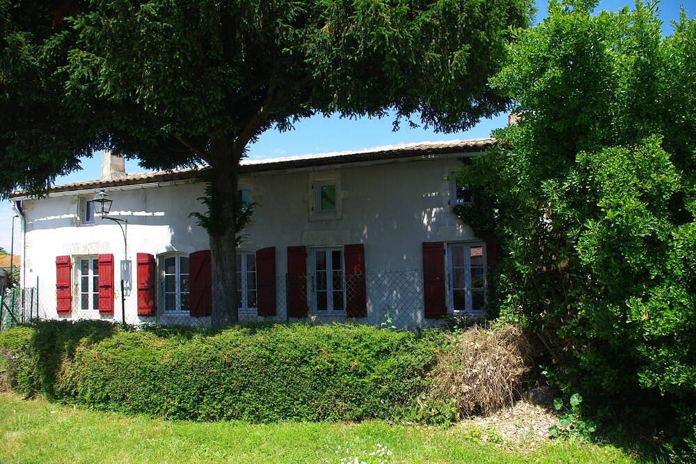 Chez Sampo: Comfort Plus Peace With Nearby Beaches And Beautiful Countryside in Arces, Région de Saintes