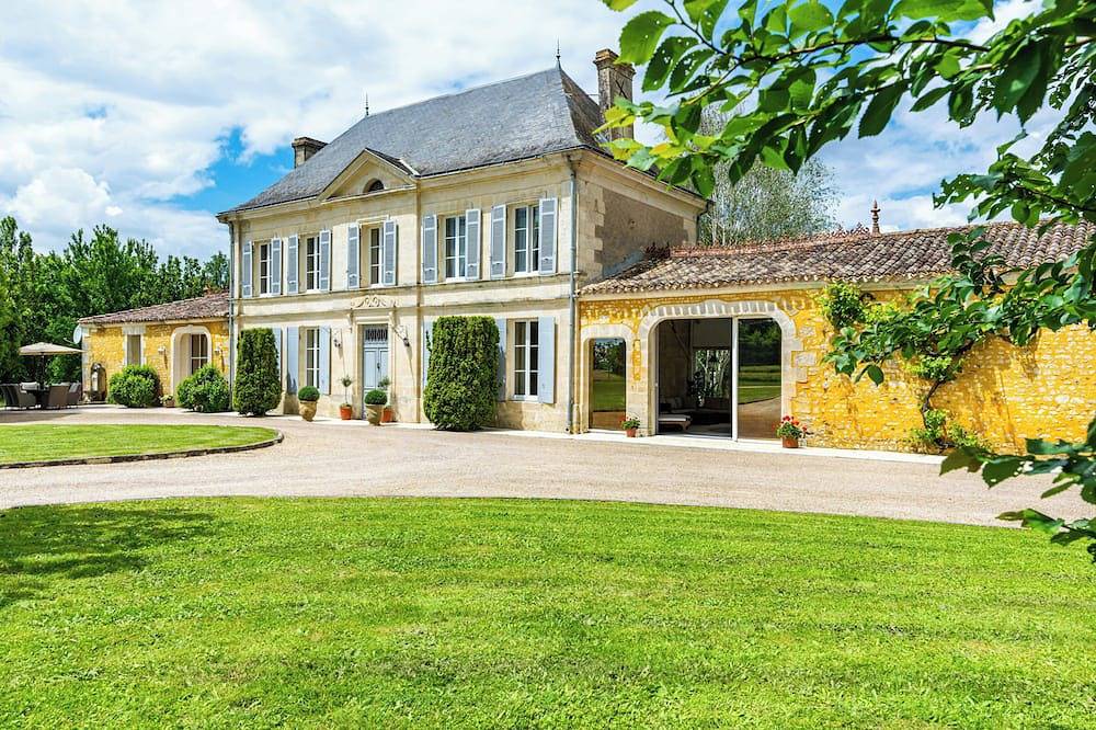 Manoir de charme niché dans les vignobles charentais in Ozillac, Région de Jonzac