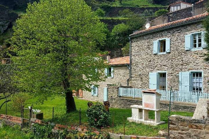 Location de vacances pour 7 personnes, avec jardin à Mas-Cabardès