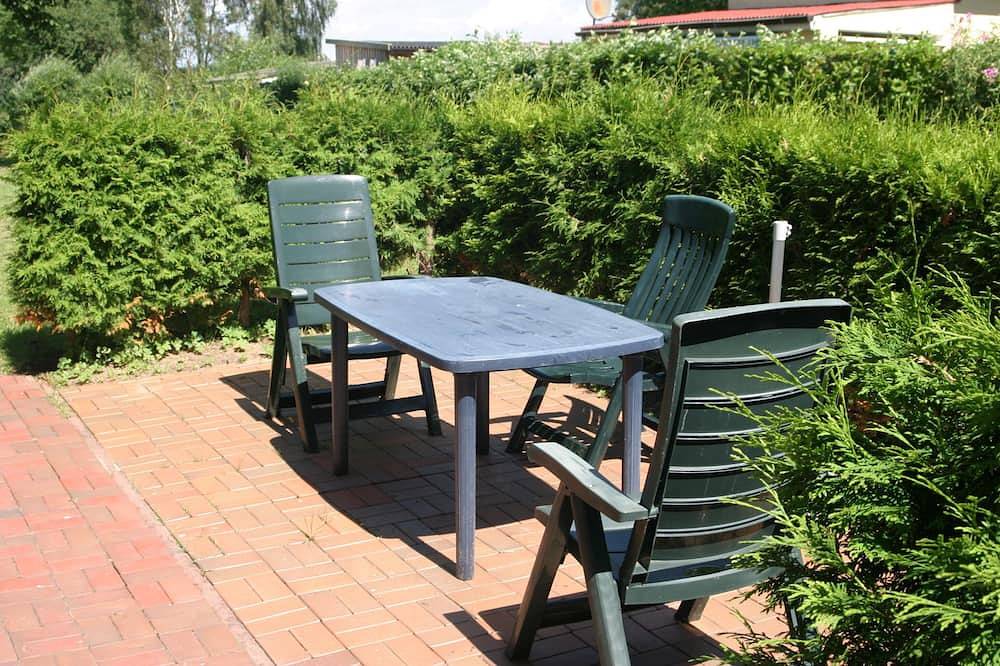 Ganze Wohnung, Ferienwohnung Helga in ruhiger Lage am Bodden in Neuenkirchen (Rügen), Rügen