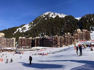 Gîte pour 6 personnes, avec piscine et balcon dans Plagne Bellecote