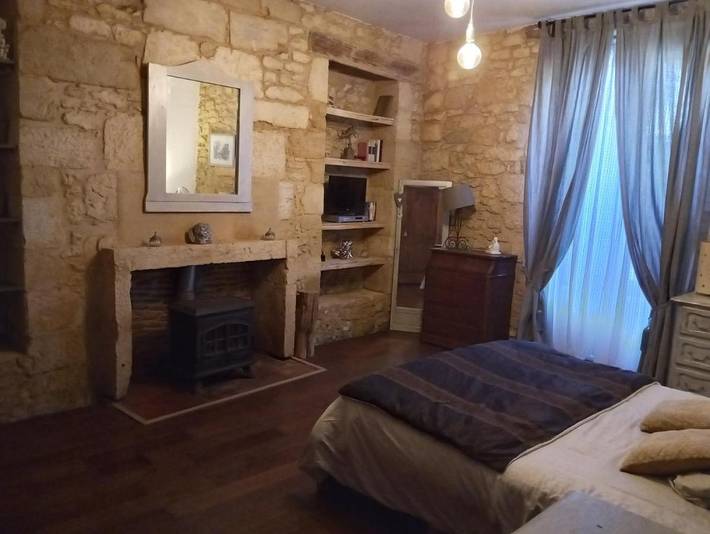 Cottage pour 2 personnes, avec jacuzzi ainsi que jardin et terrasse à Montignac